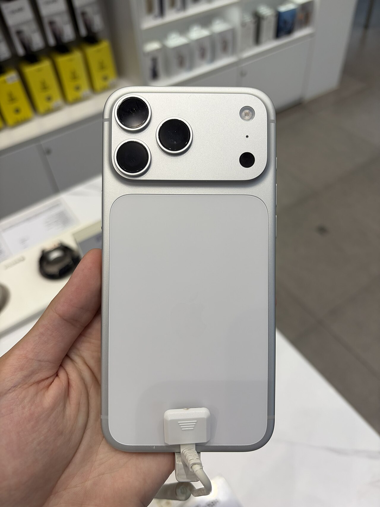 IPhone 17 Pro Max backside (Silver) (Oct 1, 2025)