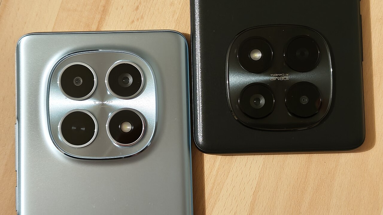 REDMI Note 15 and REDMI Note 15 5G camera island